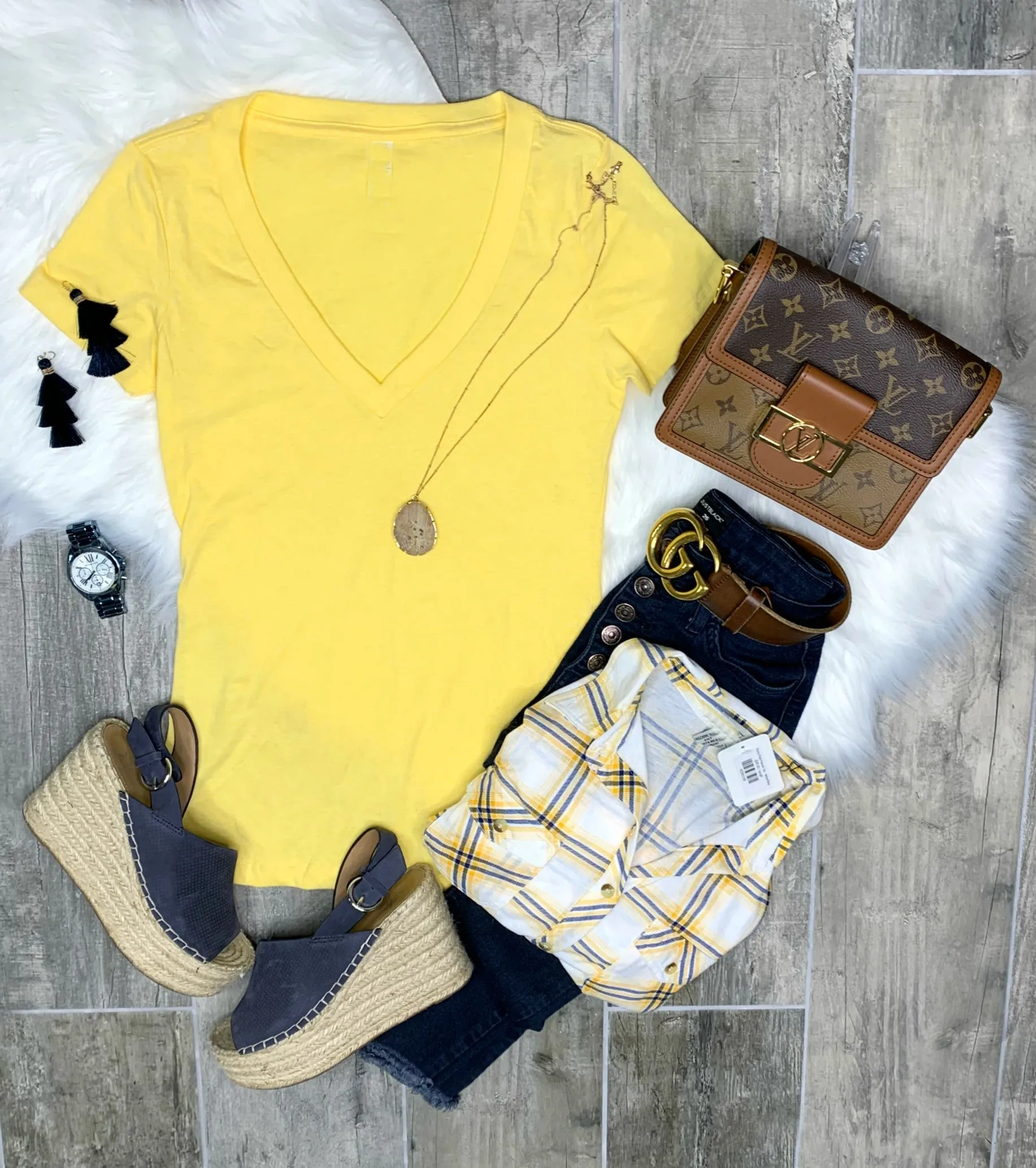 BASIC SHORT SLEEVE DEEP V TEE - YELLOW