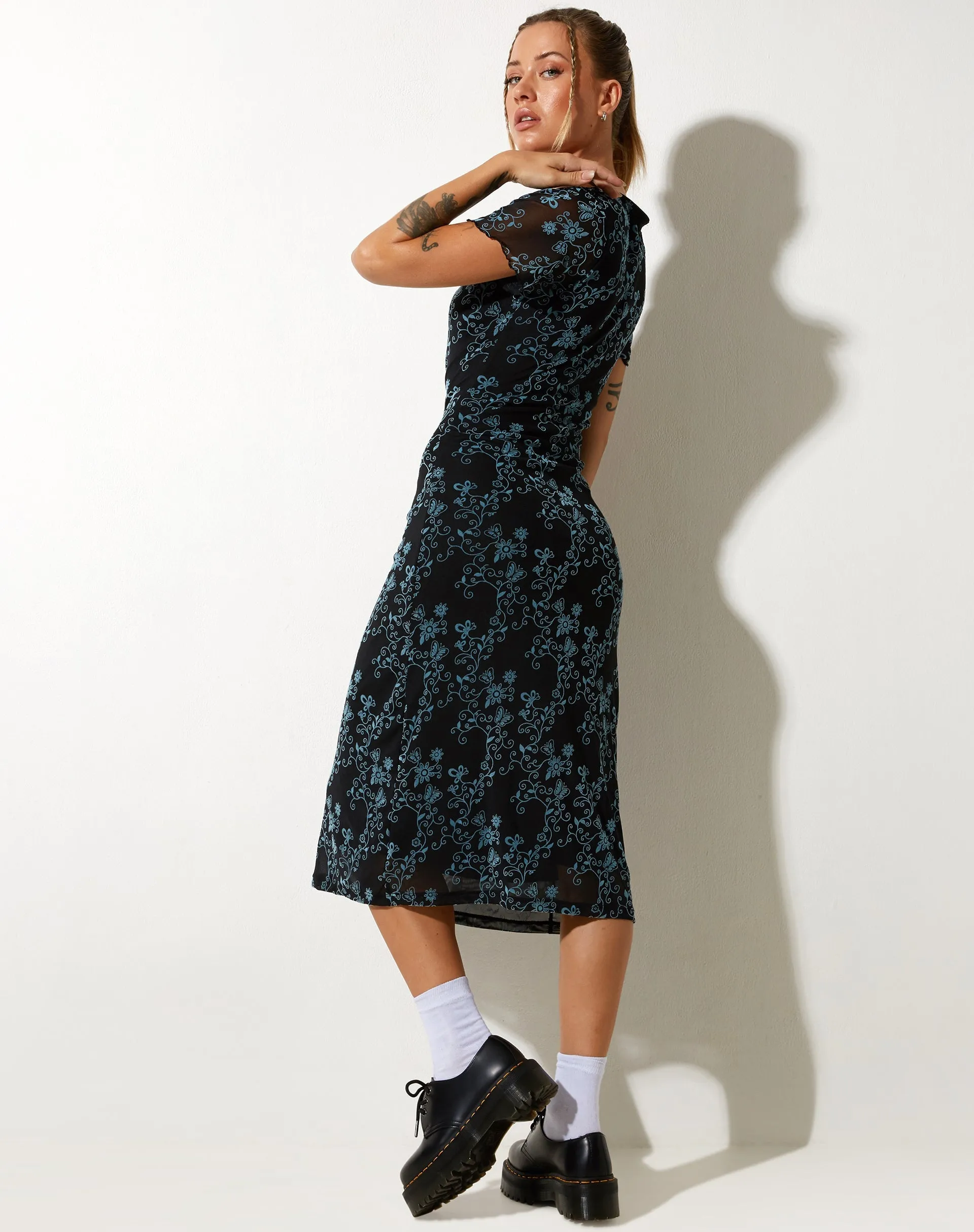 Lorani Midi Dress in Butterfly Vine Flock Blue